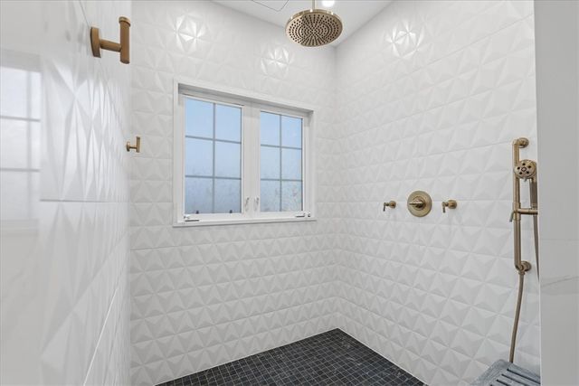 1634 Blackburn Heights DRIVE, Franklin Park, PA 15143