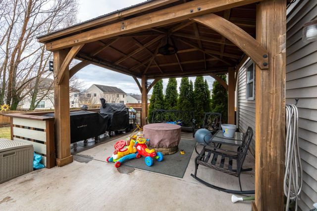 8603 Springberry Drive, Fort Wayne, IN 46818