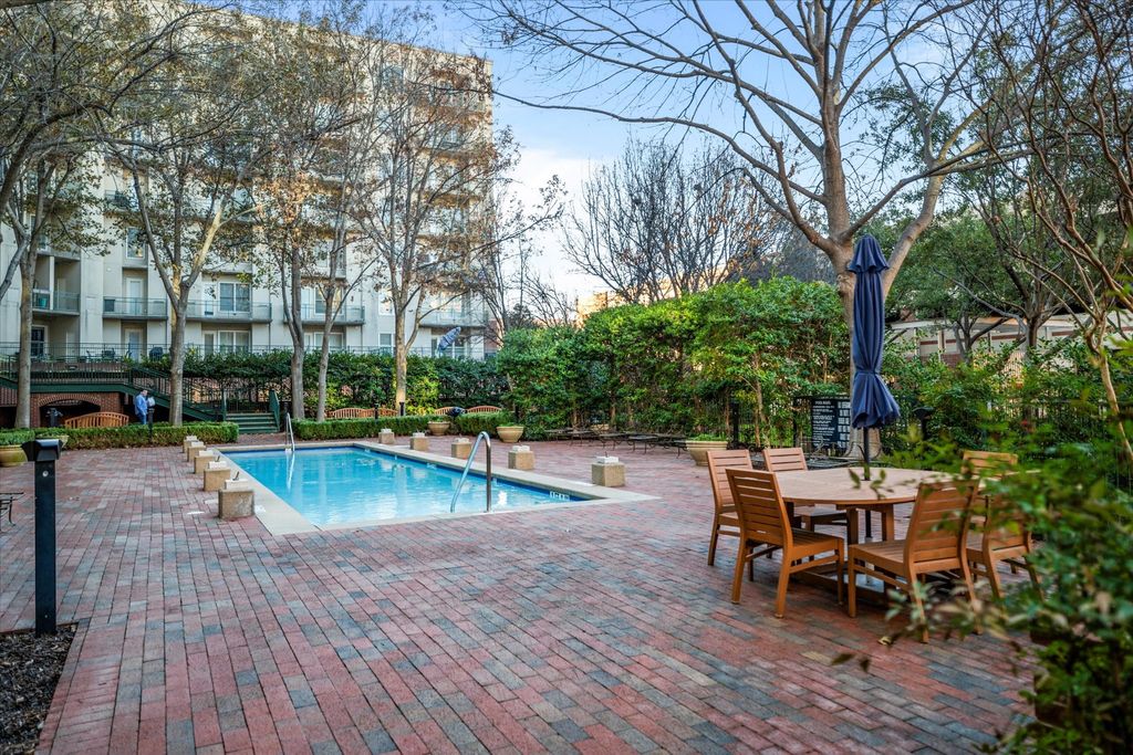 5055 Addison Circle 409, Addison, TX 75001