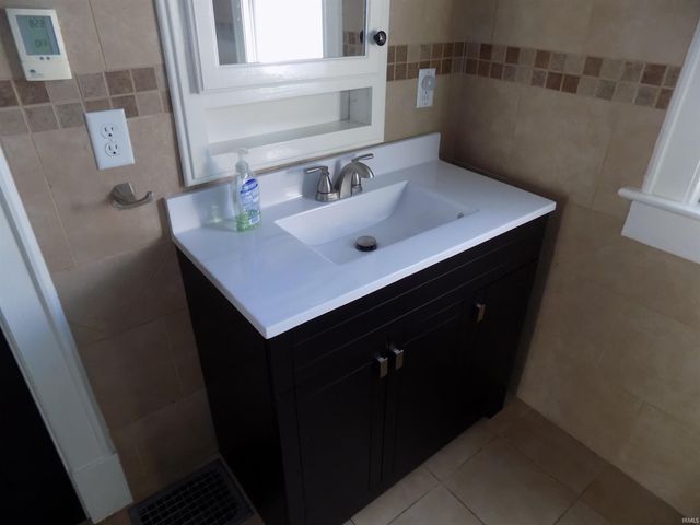 915 S Lombard Avenue, Evansville, IN 47714