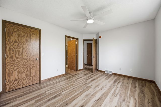 1350 44th Street B, Marion, IA 52302