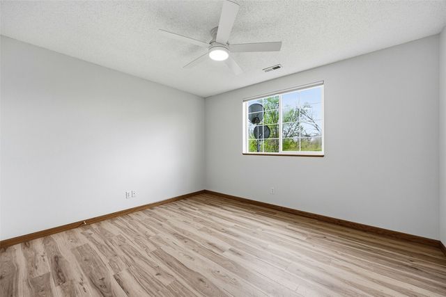 1350 44th Street B, Marion, IA 52302