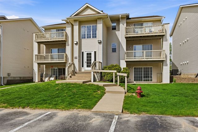 1350 44th Street B, Marion, IA 52302