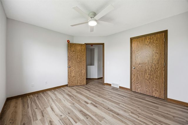 1350 44th Street B, Marion, IA 52302