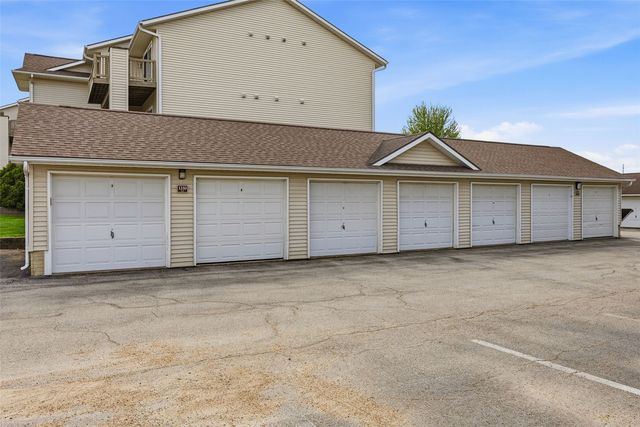 1350 44th Street B, Marion, IA 52302