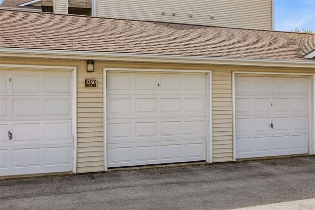 1350 44th Street B, Marion, IA 52302