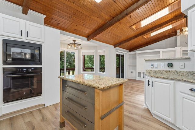113 Cifuentes Way, Hot Springs Village, AR 71909