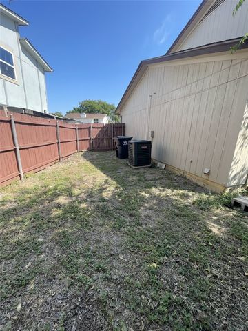 529 E Norwood Circle, Arlington, TX 76013