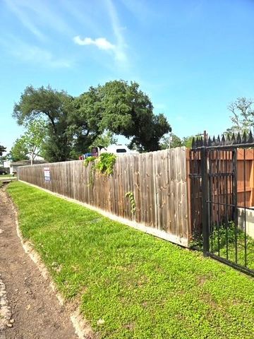 43 N Wickerwood Street, Houston, TX 77080