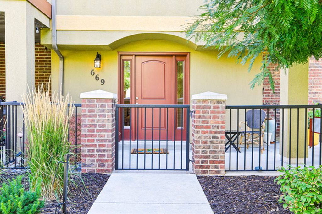 669 E FALCONER CT, Draper, UT 84020 — photo 4