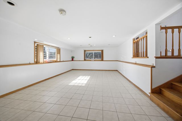 9013 ORIOLE Avenue, Morton Grove, IL 60053