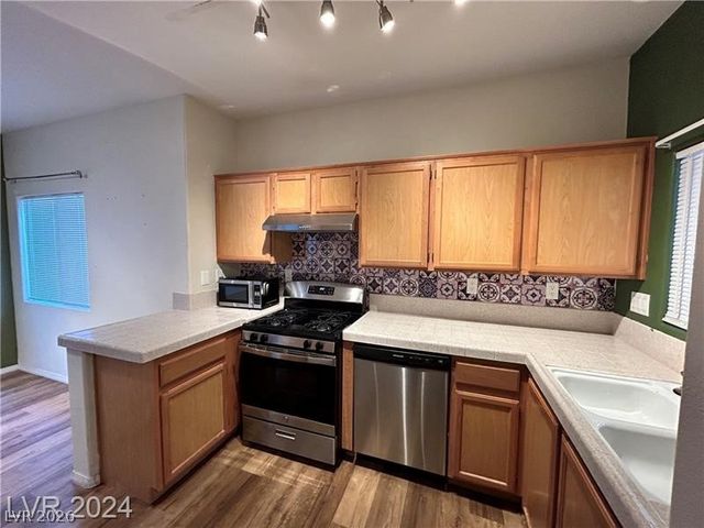 1050 East Cactus Avenue 1011, Las Vegas, NV 89183