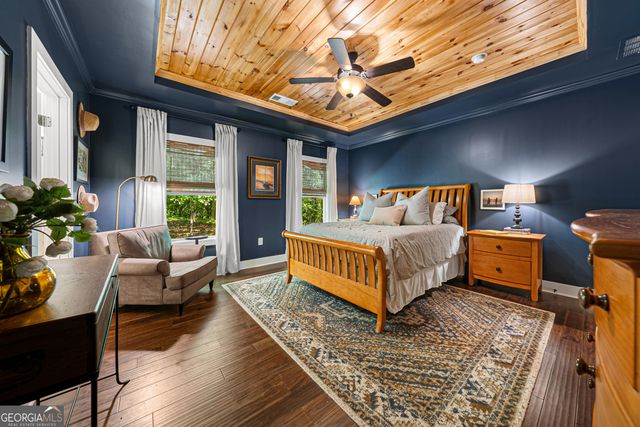 95 Village Drive, Hartwell, GA 30643