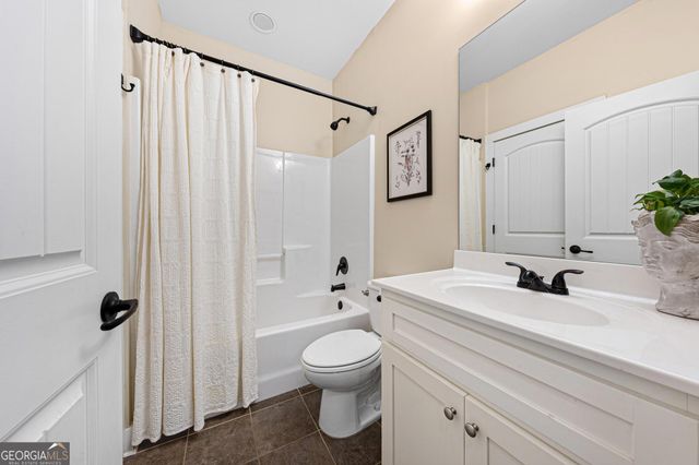 95 Village Drive, Hartwell, GA 30643