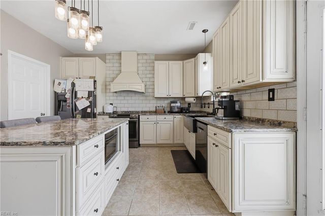 328 Hagenspring RD, Chesapeake, VA 23320