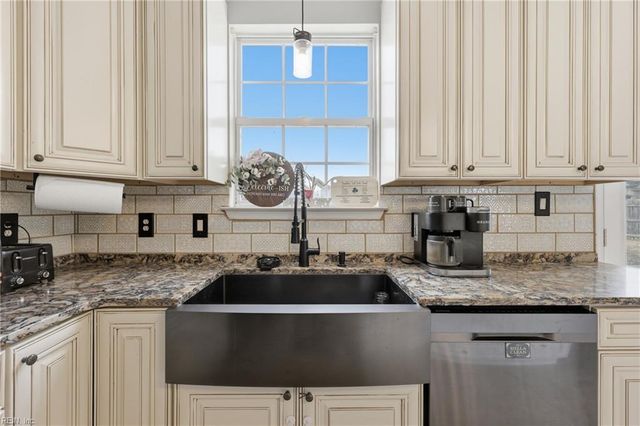 328 Hagenspring RD, Chesapeake, VA 23320