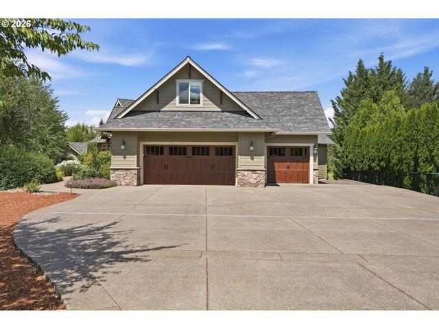 314 N 7TH St, Carlton, OR 97111
