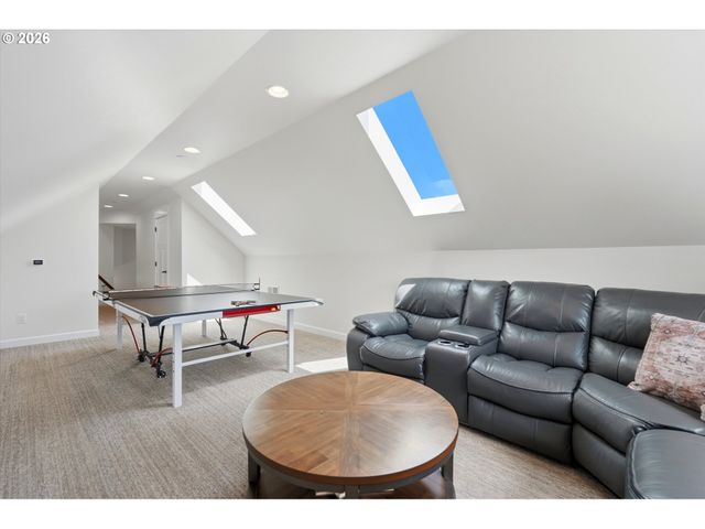 314 N 7TH St, Carlton, OR 97111