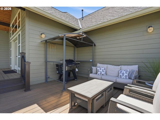 314 N 7TH St, Carlton, OR 97111