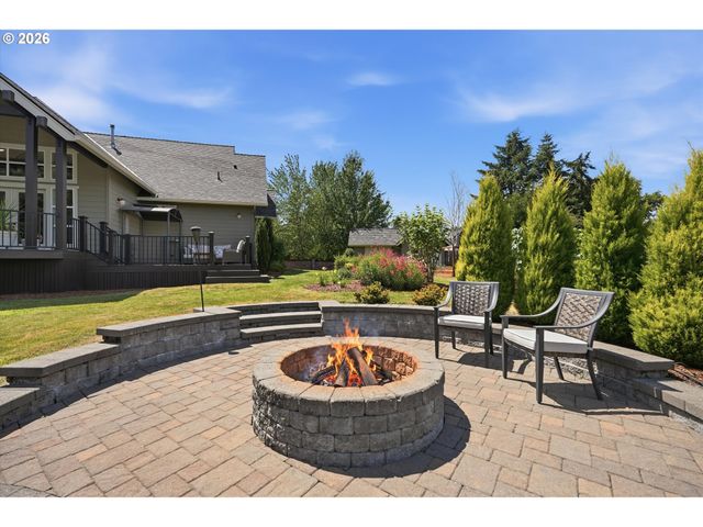 314 N 7TH St, Carlton, OR 97111
