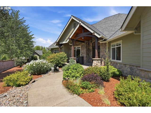 314 N 7TH St, Carlton, OR 97111