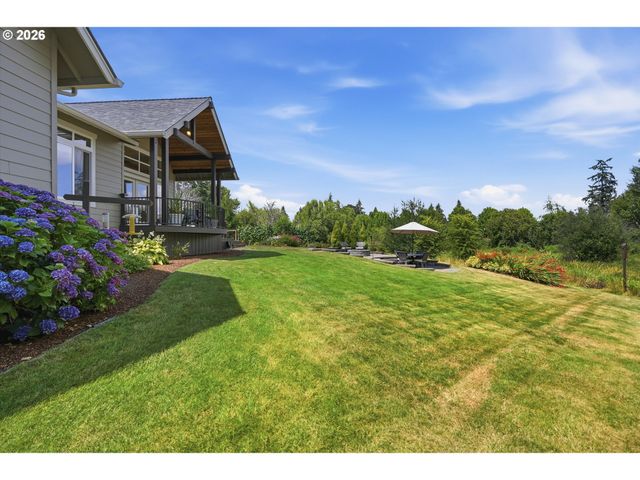 314 N 7TH St, Carlton, OR 97111