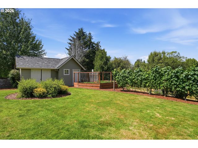 314 N 7TH St, Carlton, OR 97111