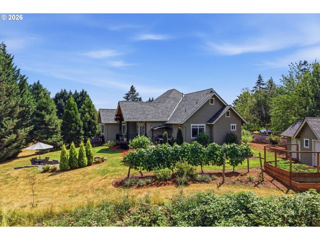 314 N 7TH St, Carlton, OR 97111