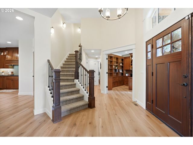314 N 7TH St, Carlton, OR 97111