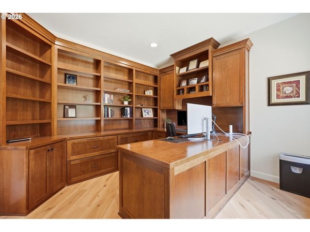 314 N 7TH St, Carlton, OR 97111