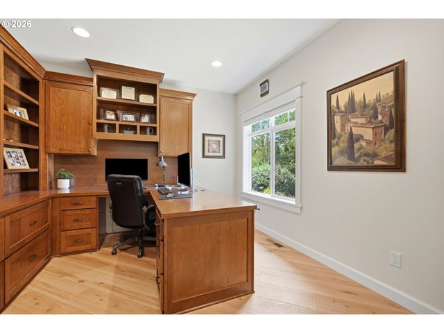 314 N 7TH St, Carlton, OR 97111