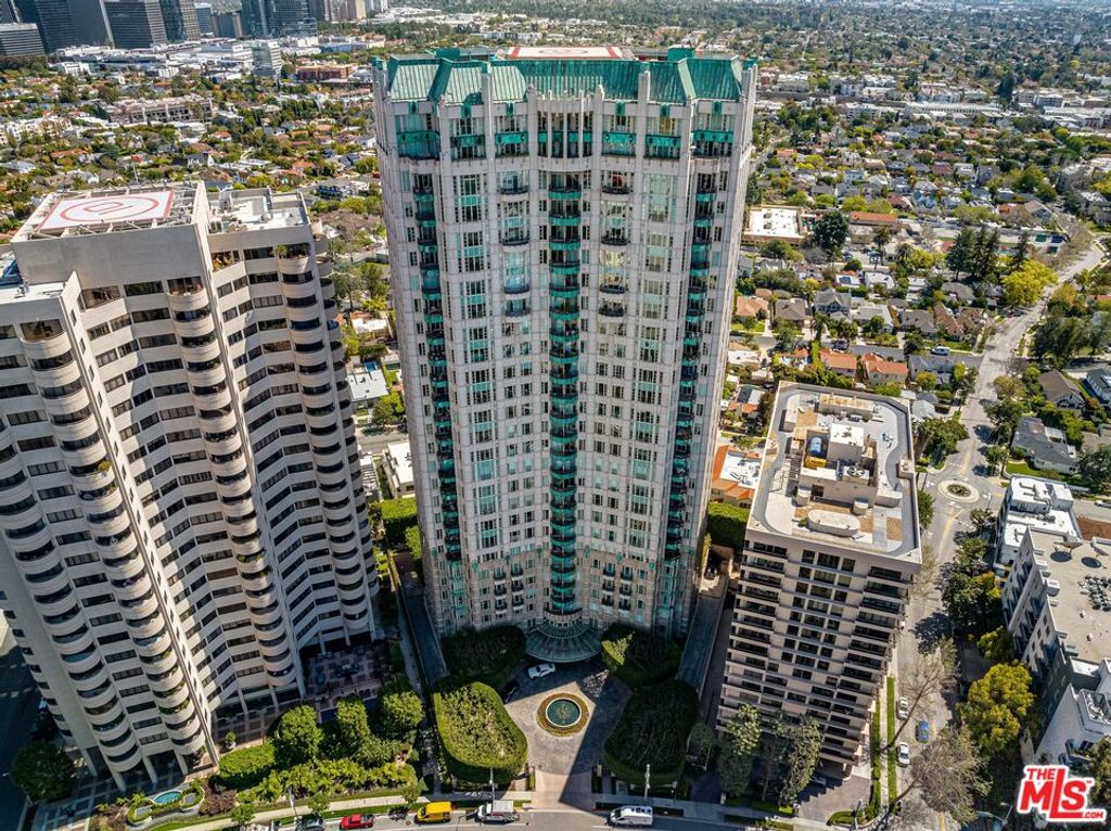Image 1 of property listing at 10580 Wilshire Blvd, Unit 5SW, Los Angeles, CA 90024