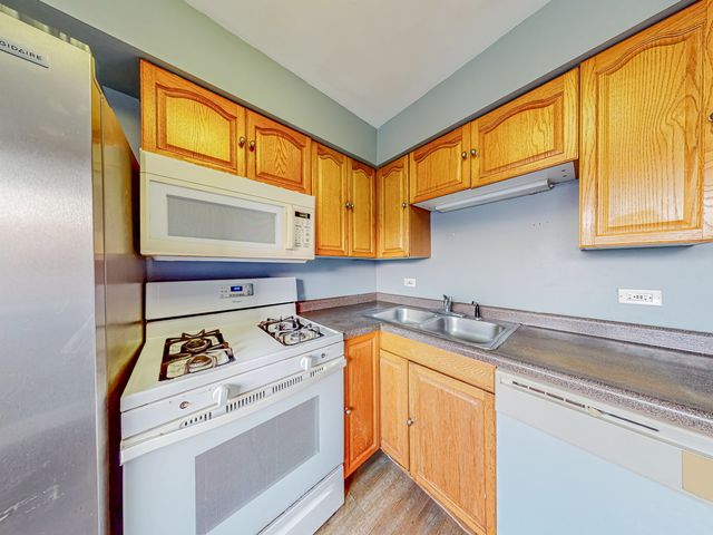706 Marilyn Avenue 206, Glendale Heights, IL 60139