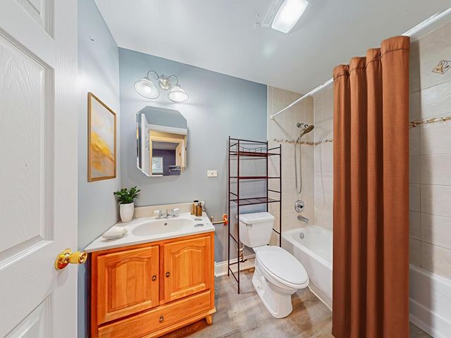 706 Marilyn Avenue 206, Glendale Heights, IL 60139