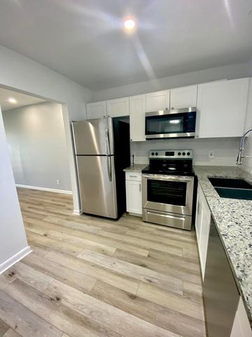 200 WATERWAY Drive S 208, Lantana, FL 33462