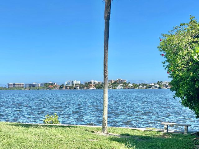 200 WATERWAY Drive S 208, Lantana, FL 33462