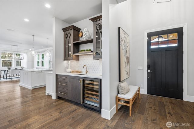 807 8th Avenue S, Kirkland, WA 98033