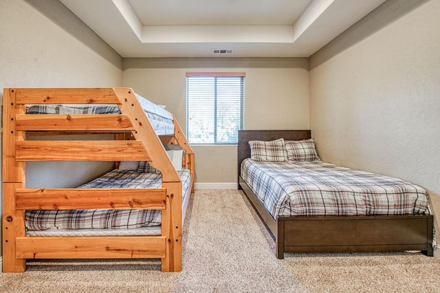 40722 Village Pass Ln, Shaver Lake, CA 93664