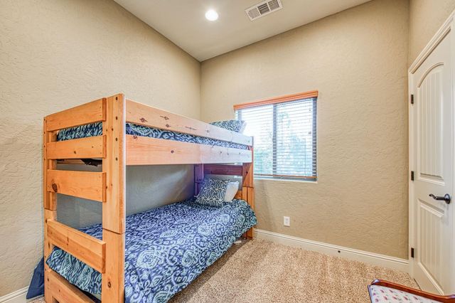 40722 Village Pass Ln, Shaver Lake, CA 93664