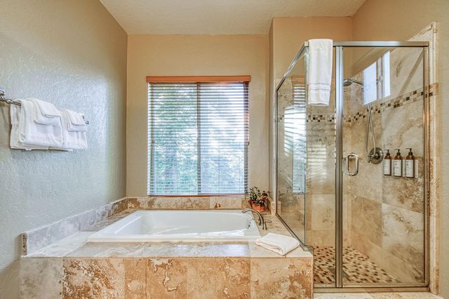 40722 Village Pass Ln, Shaver Lake, CA 93664