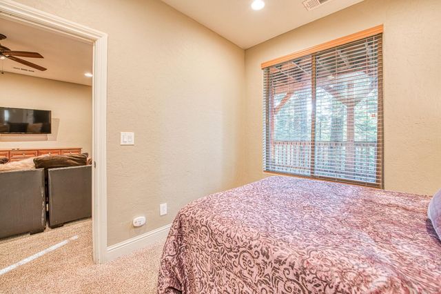 40722 Village Pass Ln, Shaver Lake, CA 93664