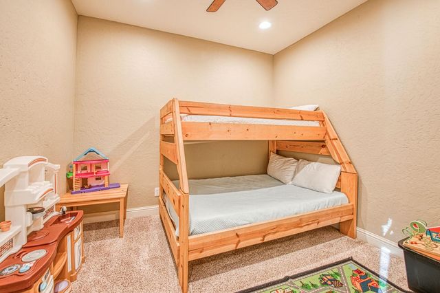 40722 Village Pass Ln, Shaver Lake, CA 93664