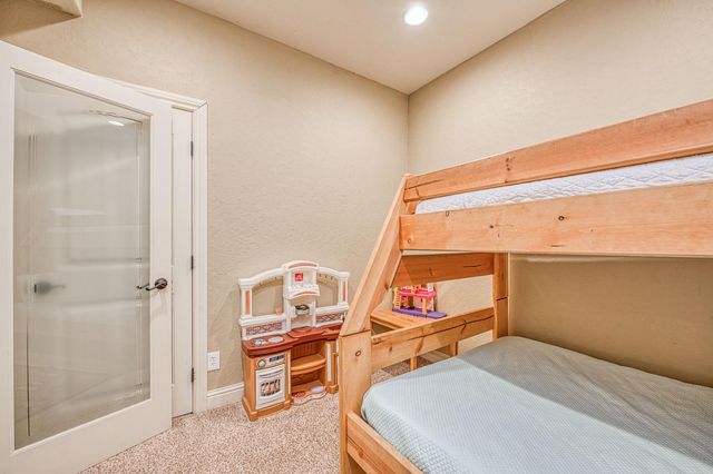 40722 Village Pass Ln, Shaver Lake, CA 93664