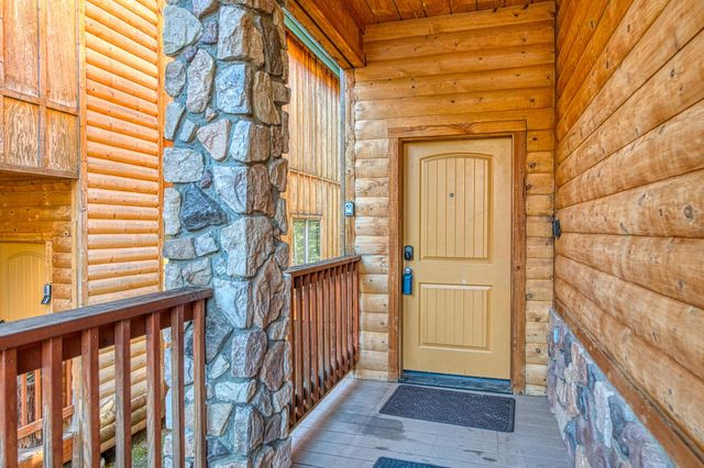 40722 Village Pass Ln, Shaver Lake, CA 93664