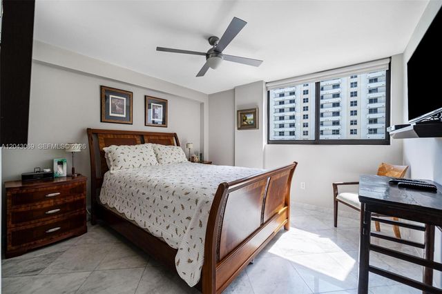 1623 Collins Ave PH1010, Miami Beach, FL 33139