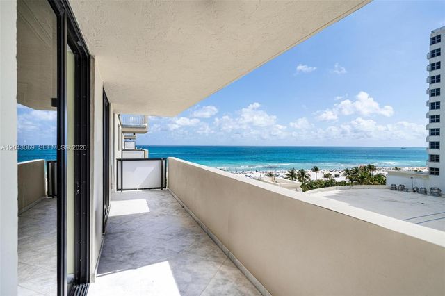 1623 Collins Ave PH1010, Miami Beach, FL 33139