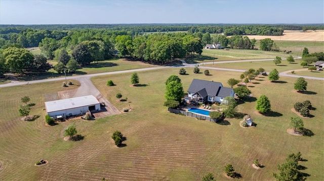 495 Hanley Road, Hull, GA 30646