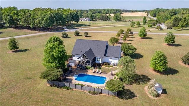 495 Hanley Road, Hull, GA 30646