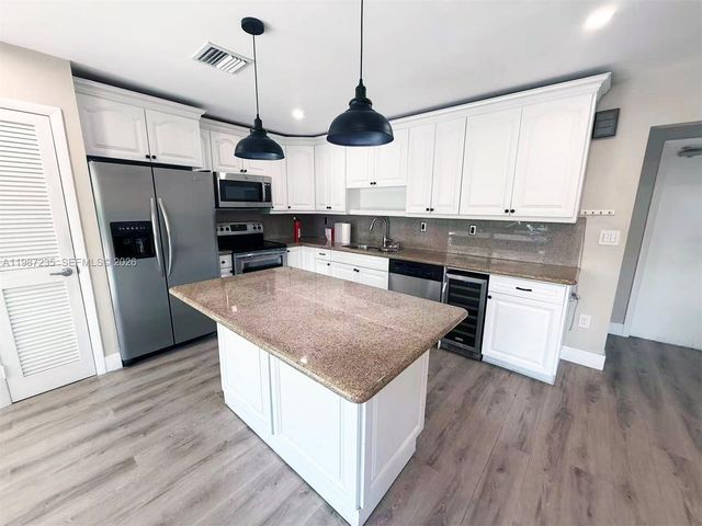 1804 SW 104th Ct, Miami, FL 33165