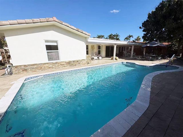 1804 SW 104th Ct, Miami, FL 33165